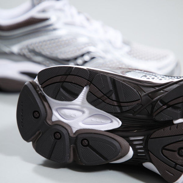 Saucony ProGrid Omni 9 OG White Brown