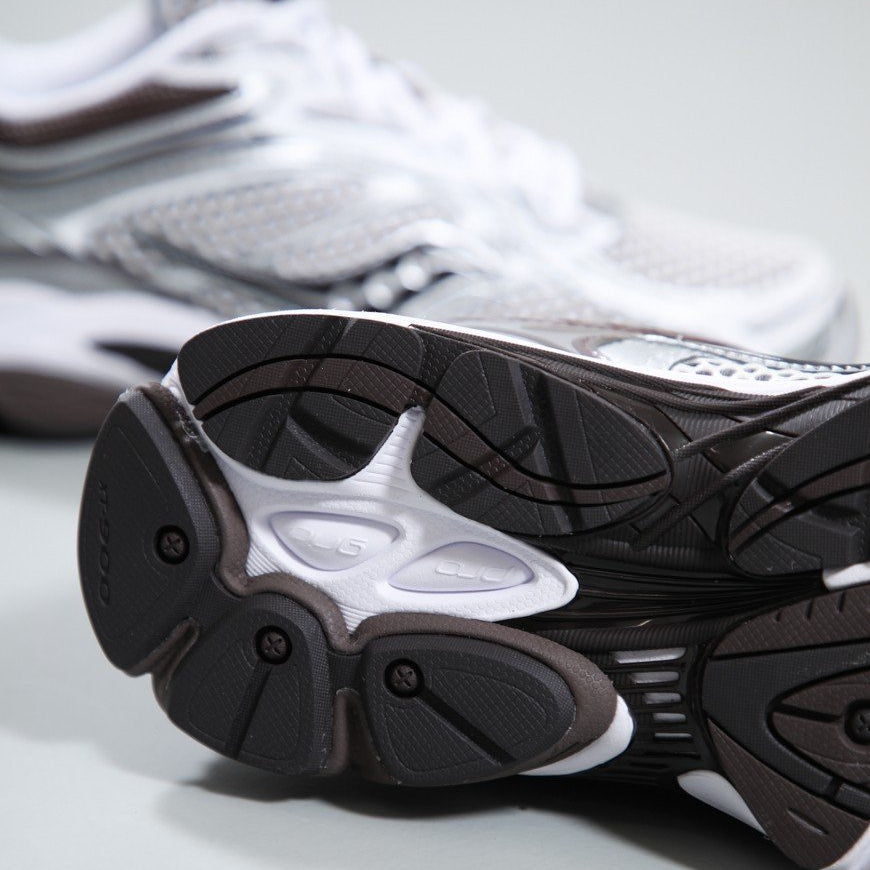 Saucony ProGrid Omni 9 OG White Brown