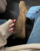 UGG Ultra Mini Antilope gedragen met denim, casual en cosy fit perfect voor binnen en buiten