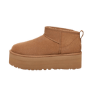 UGG Classic Ultra Mini Platform in Chestnut bruin, zijkant in studio met verhoogde plateauzool en warme suède afwerking