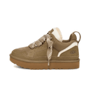 UGG Lowmel sneaker in antilopekleur met suède afwerking, dikke profielzool en warme fleece voering, gefotografeerd in zijaanzicht