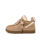 Zijkant van de UGG Lowmel sneaker in Sand met suède overlays en ademende mesh panelen voor dagelijks comfort