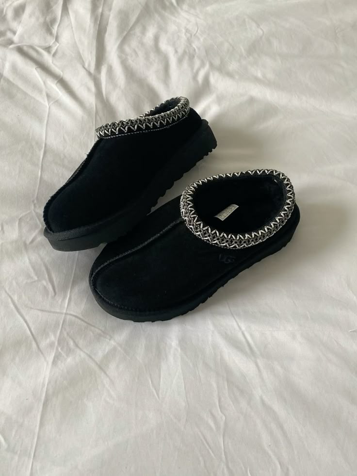UGG Tasman Slipper Black 