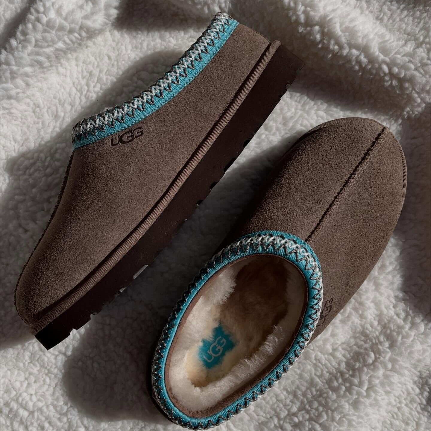 UGG Tasman II Slipper Caribou Sapphire Ice (Women's) Snrkickz Sloffen uggs