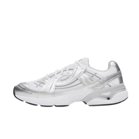 Under Armour UA Sola White Metallic Silver Style 6005284-100  Colorway White/Metallic Silver/Galaxy Black SNrkickz